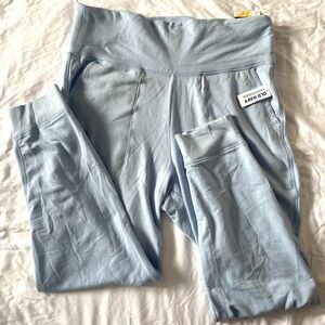 Old Navy, live in ankle jogger. New with tag side L/XL